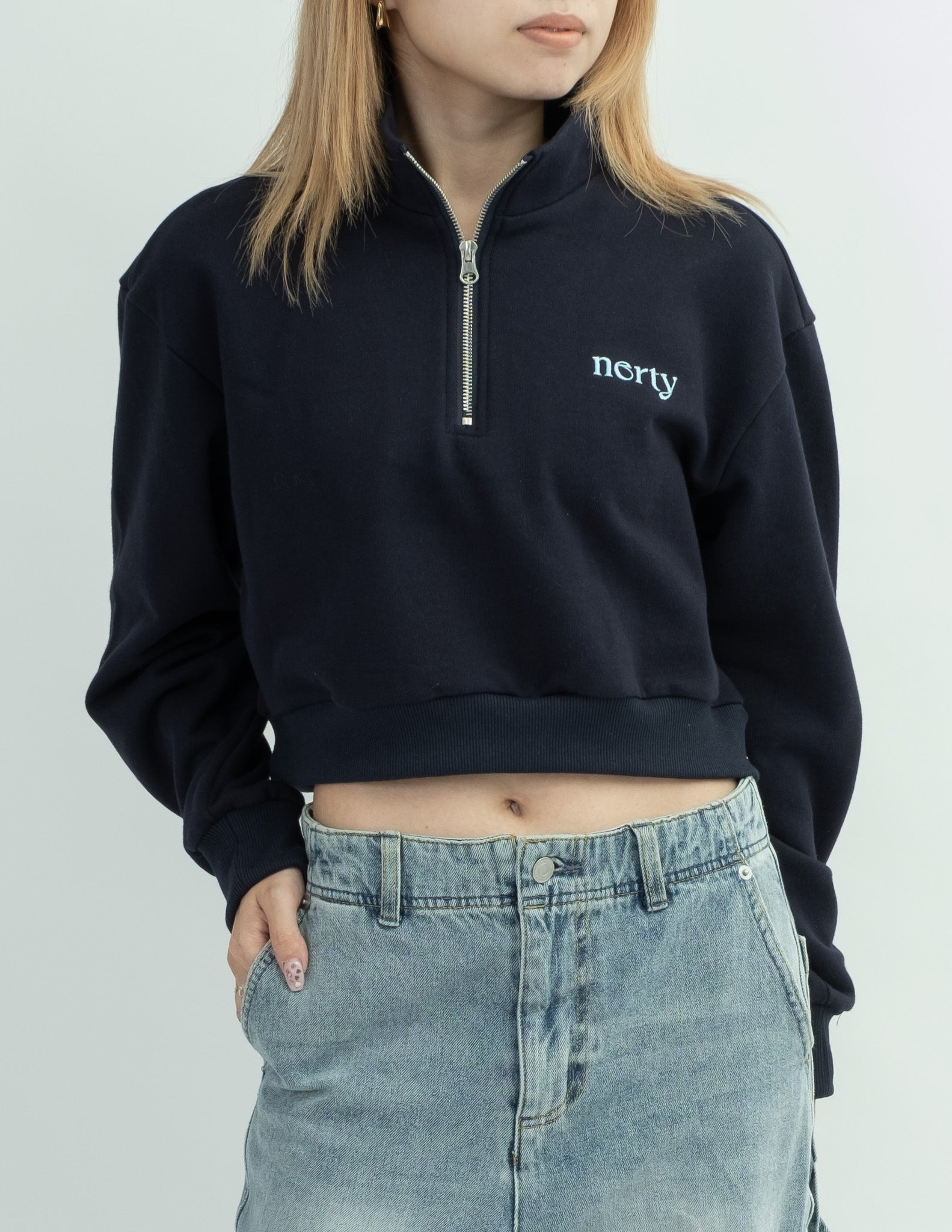 【即納】Half zip crop sweatshirt NE0001