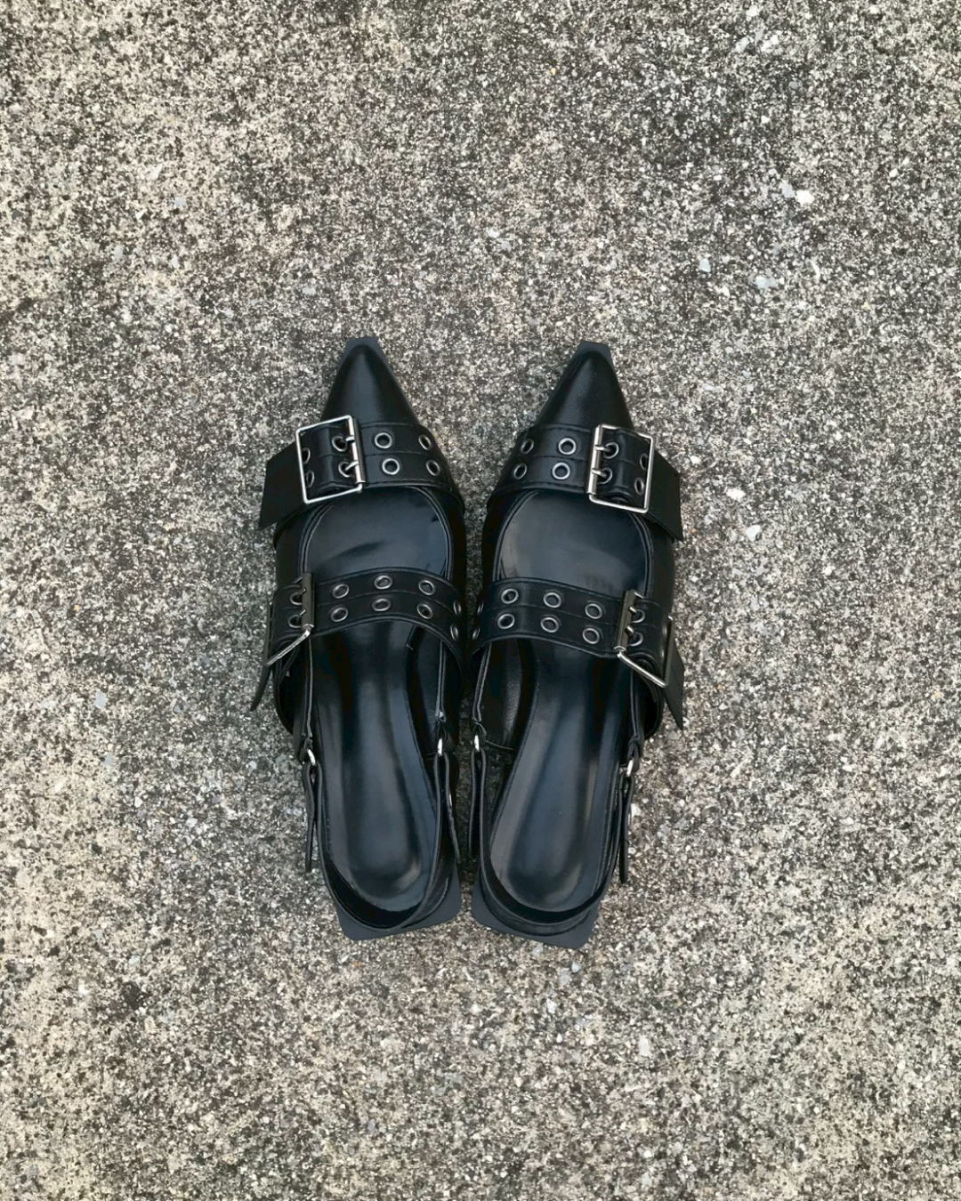メタルベルトポインテッドトゥパンプス AW1092