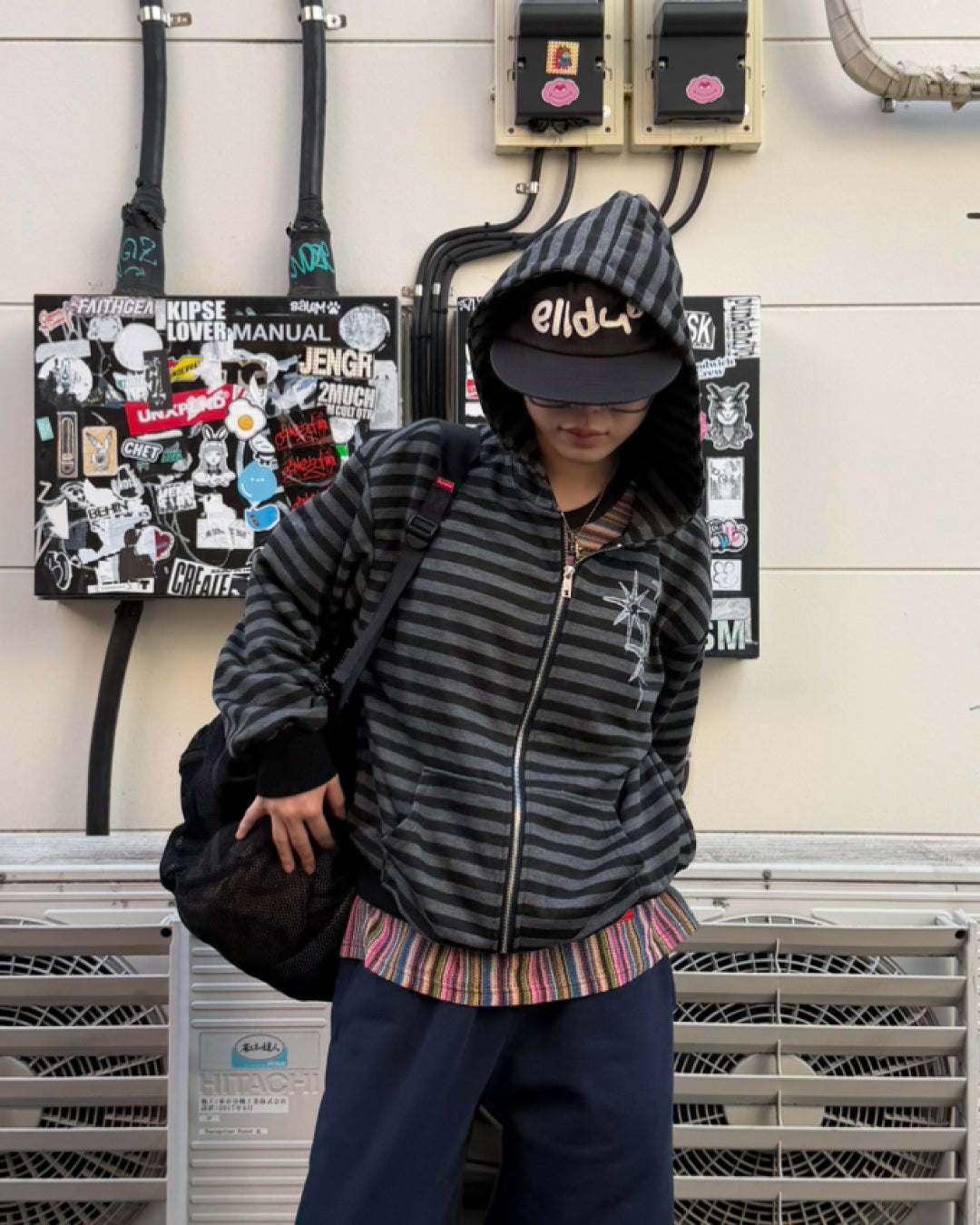 スターデザインボーダージップアップフーディ
AW1255