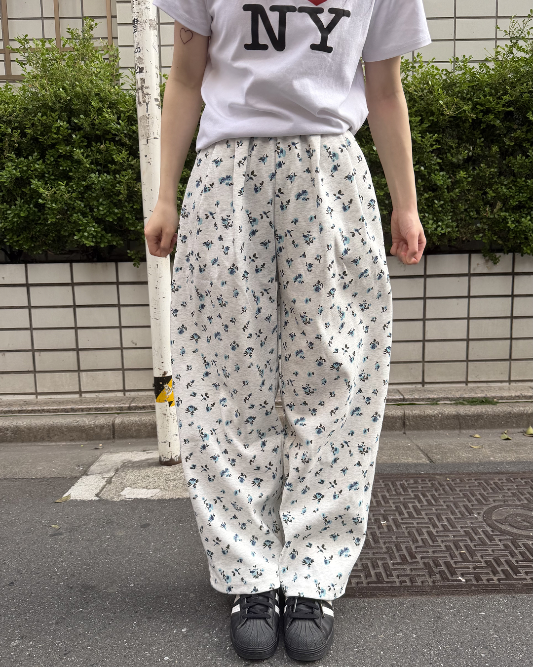 花柄ワイドスウェットパンツ
AW1260