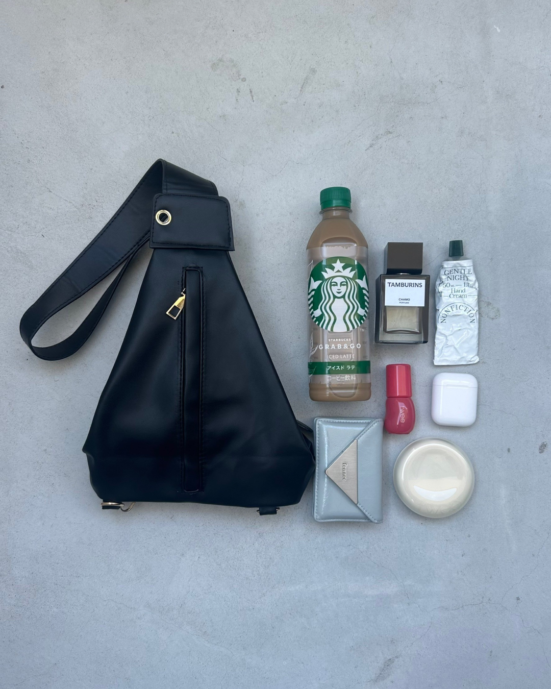 クロスボディレザーバッグ AY0110