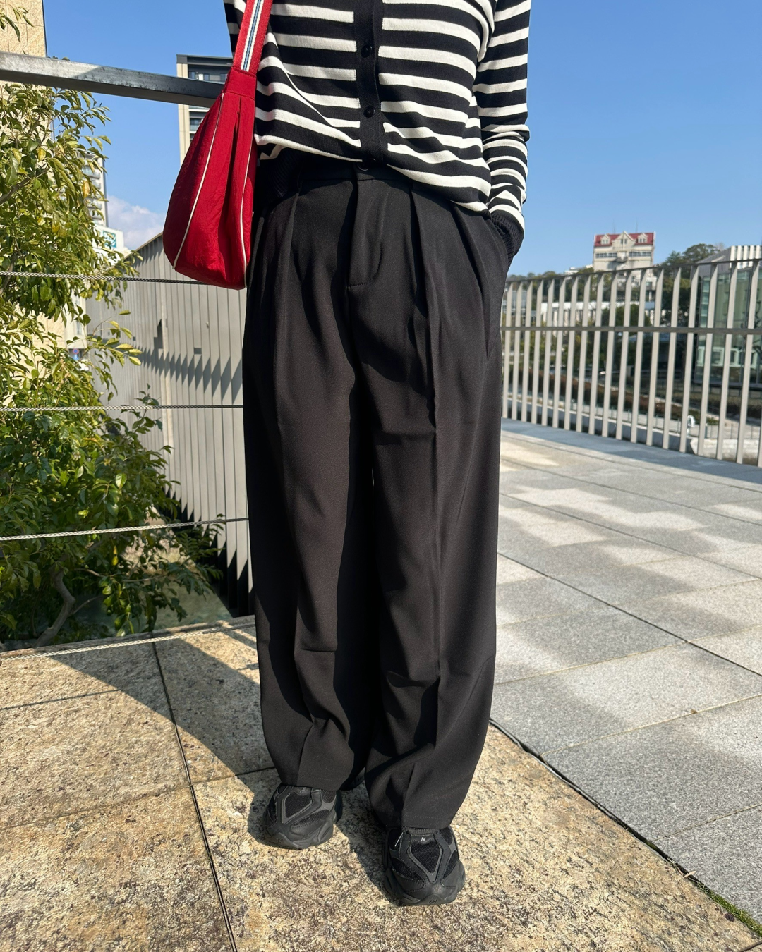 ワイドレッグツータックスラックス AY0601