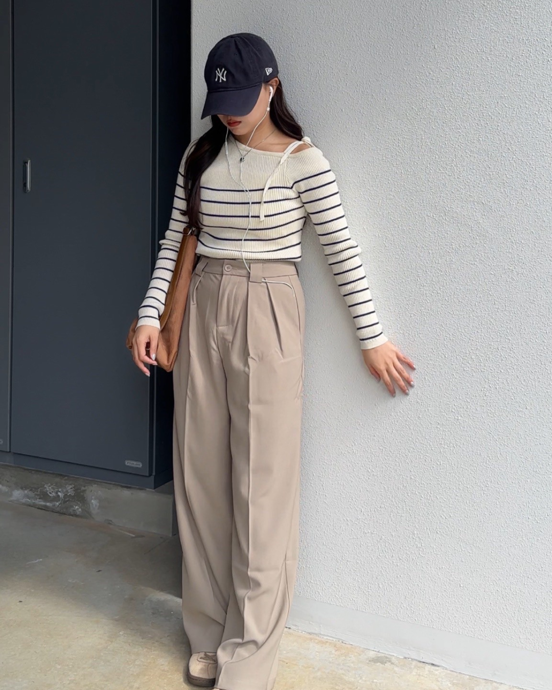 ワイドレッグツータックスラックス AY0601