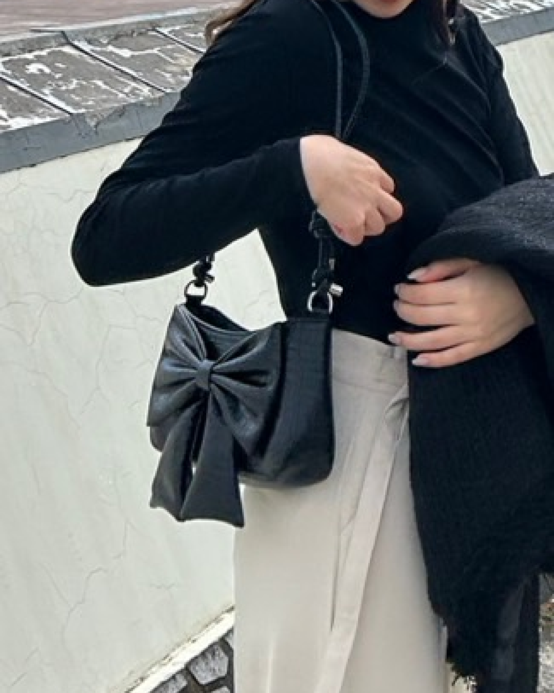 Leather Big Ribbon Handbag B0034