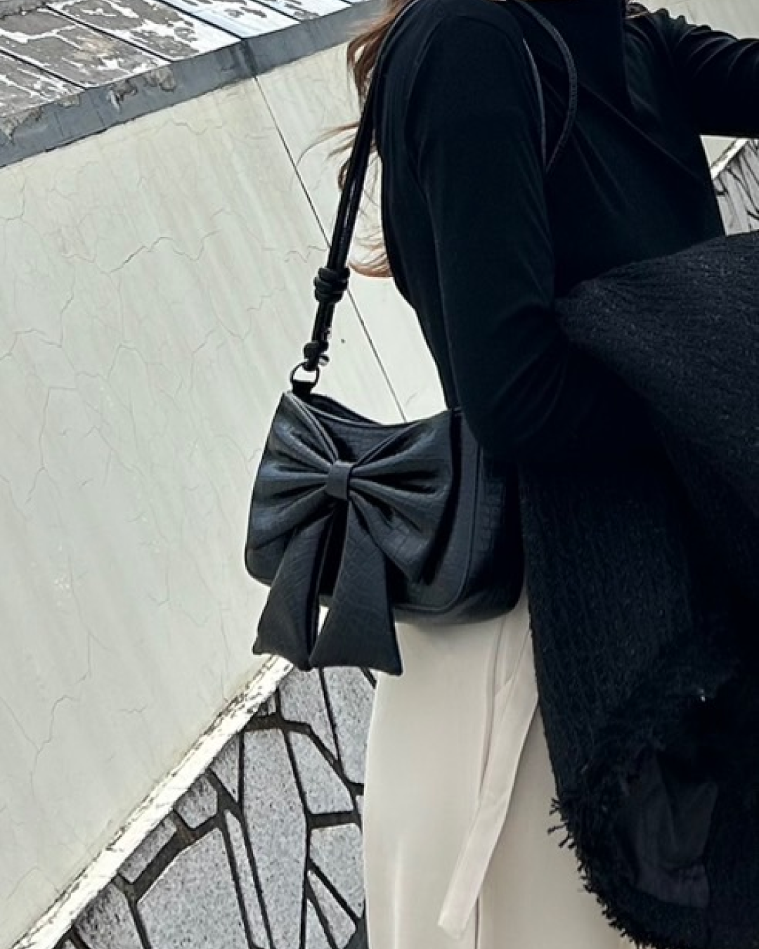 Leather Big Ribbon Handbag B0034