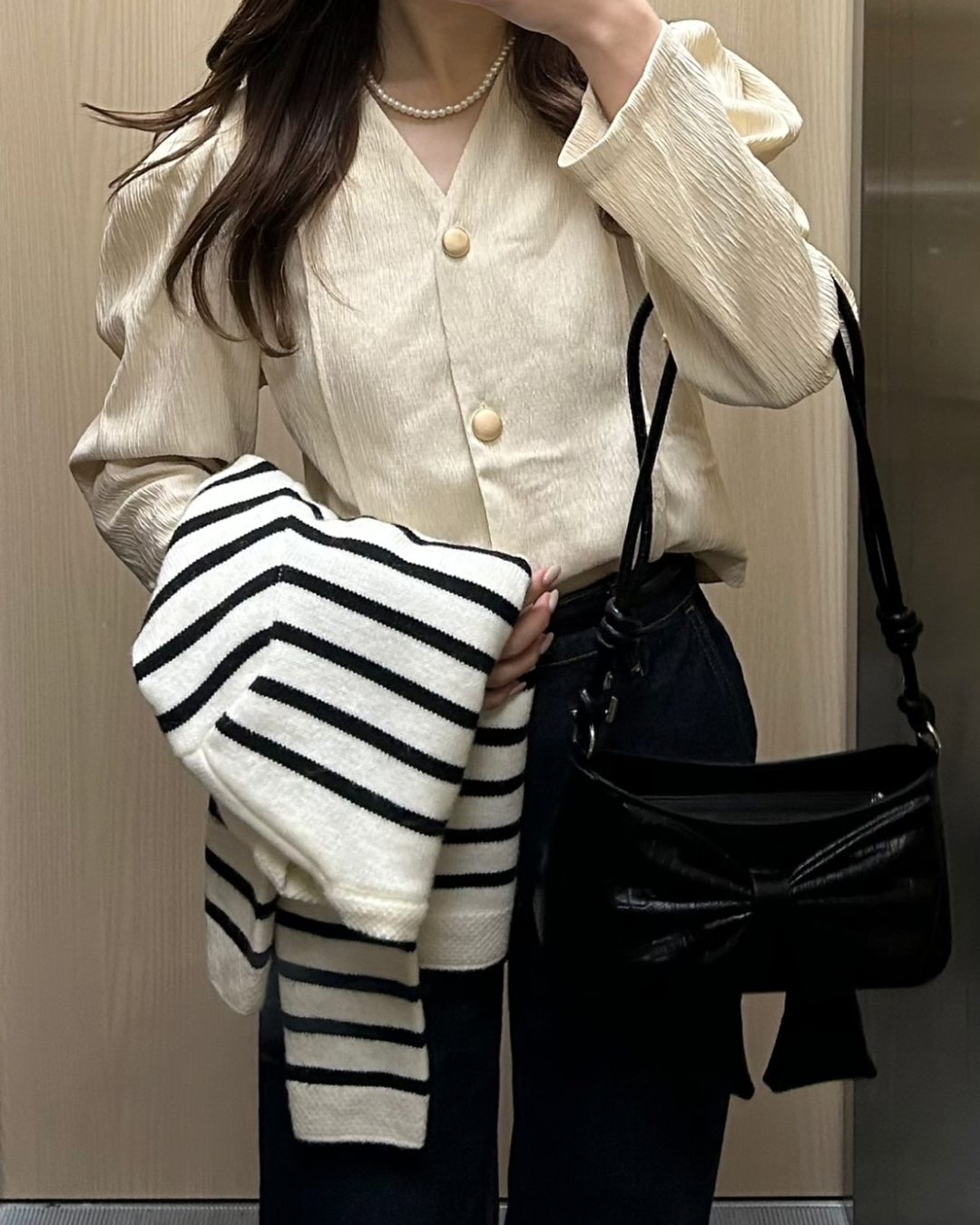 Chiffon V-neck blouse B0037