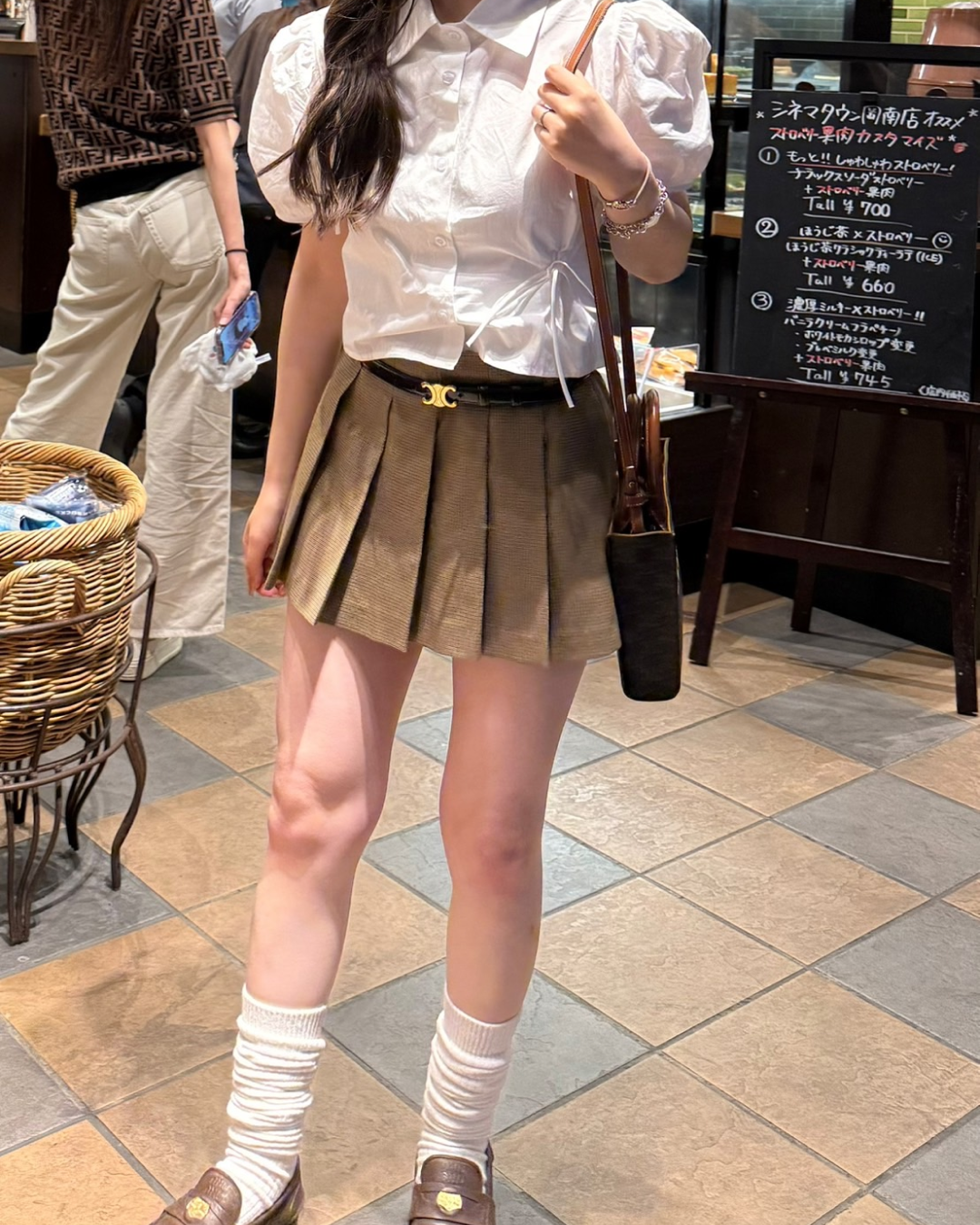 リボンタイフレンチブラウス B2043