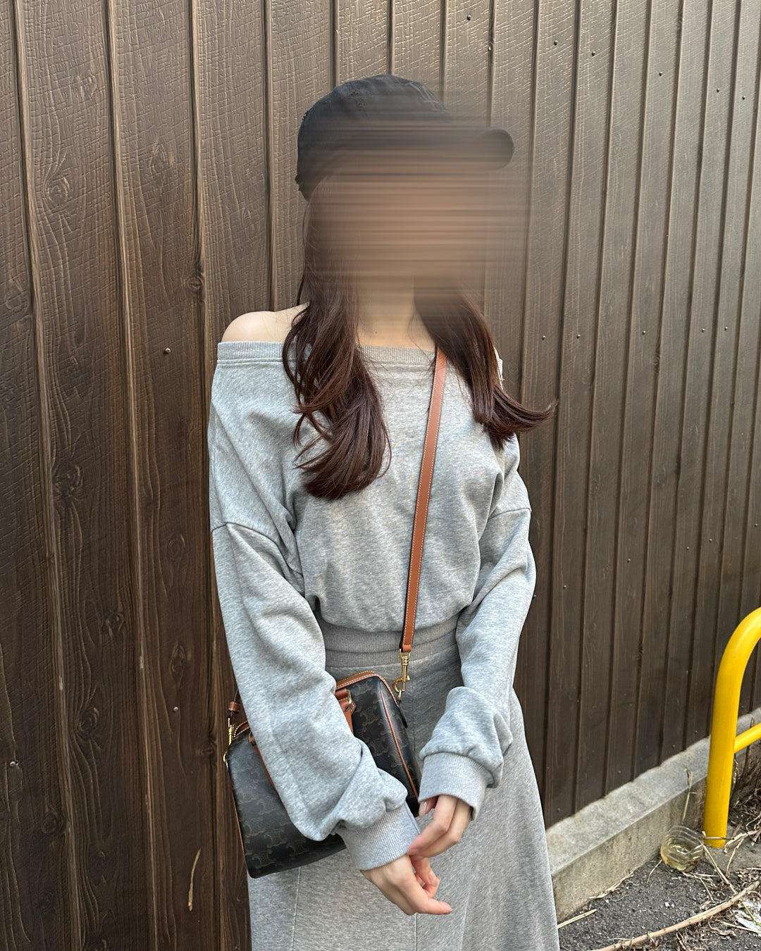 オフショルダークロップドスウェット BM0073