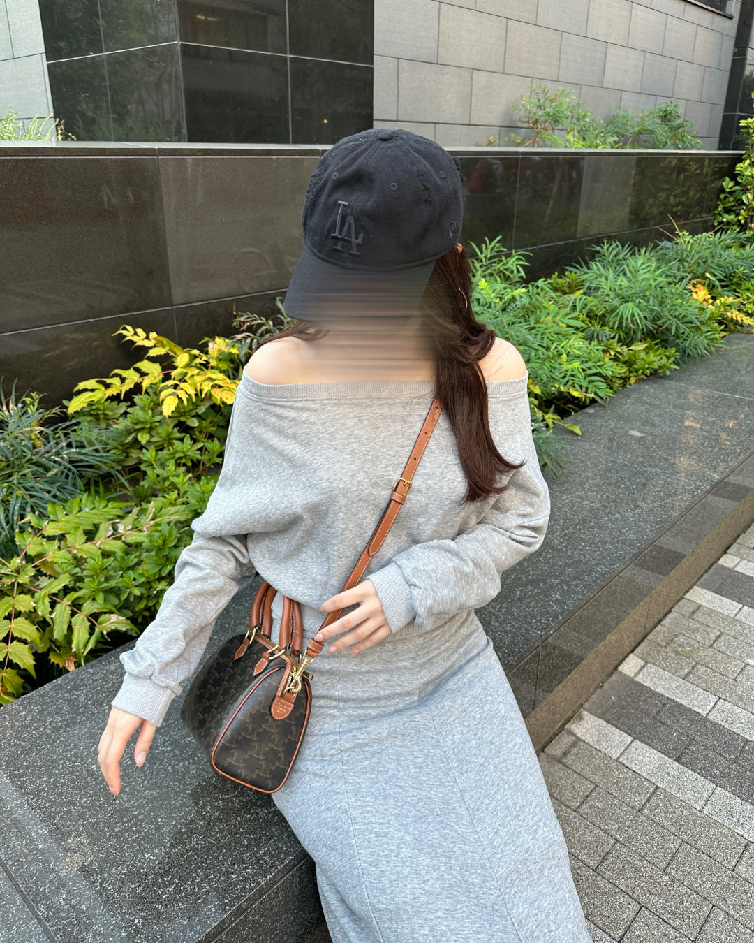 オフショルダークロップドスウェット BM0073