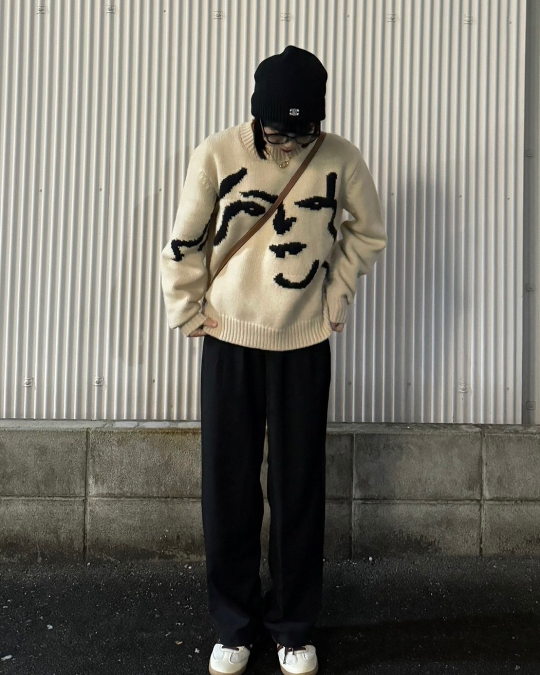 Accent design pullover knit C0014