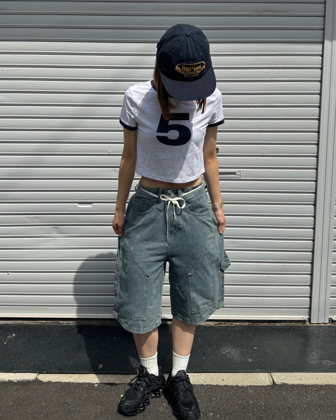 スタッズ付きデニムショートパンツ C0064