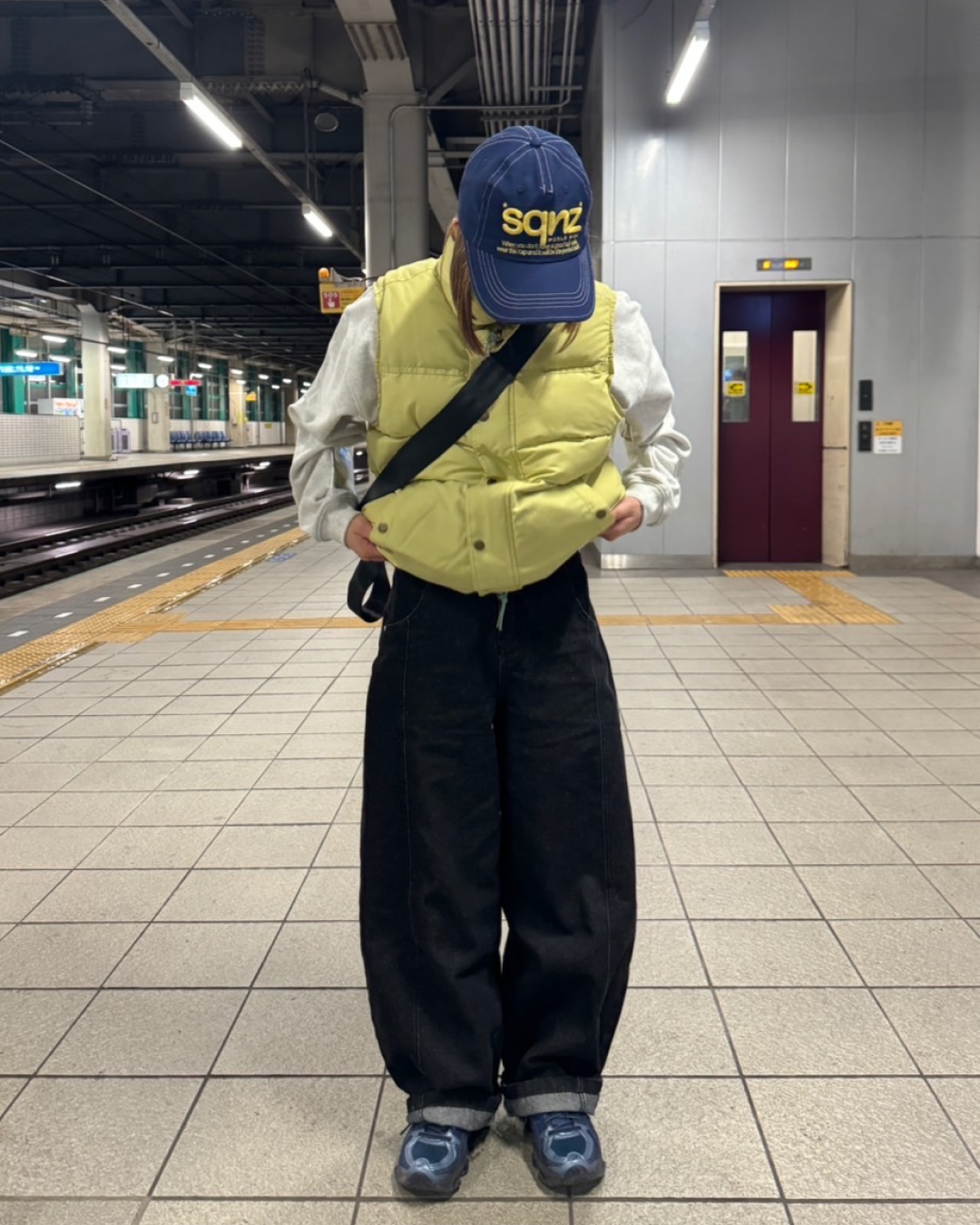 ラインワイドブラックデニムパンツ C0086