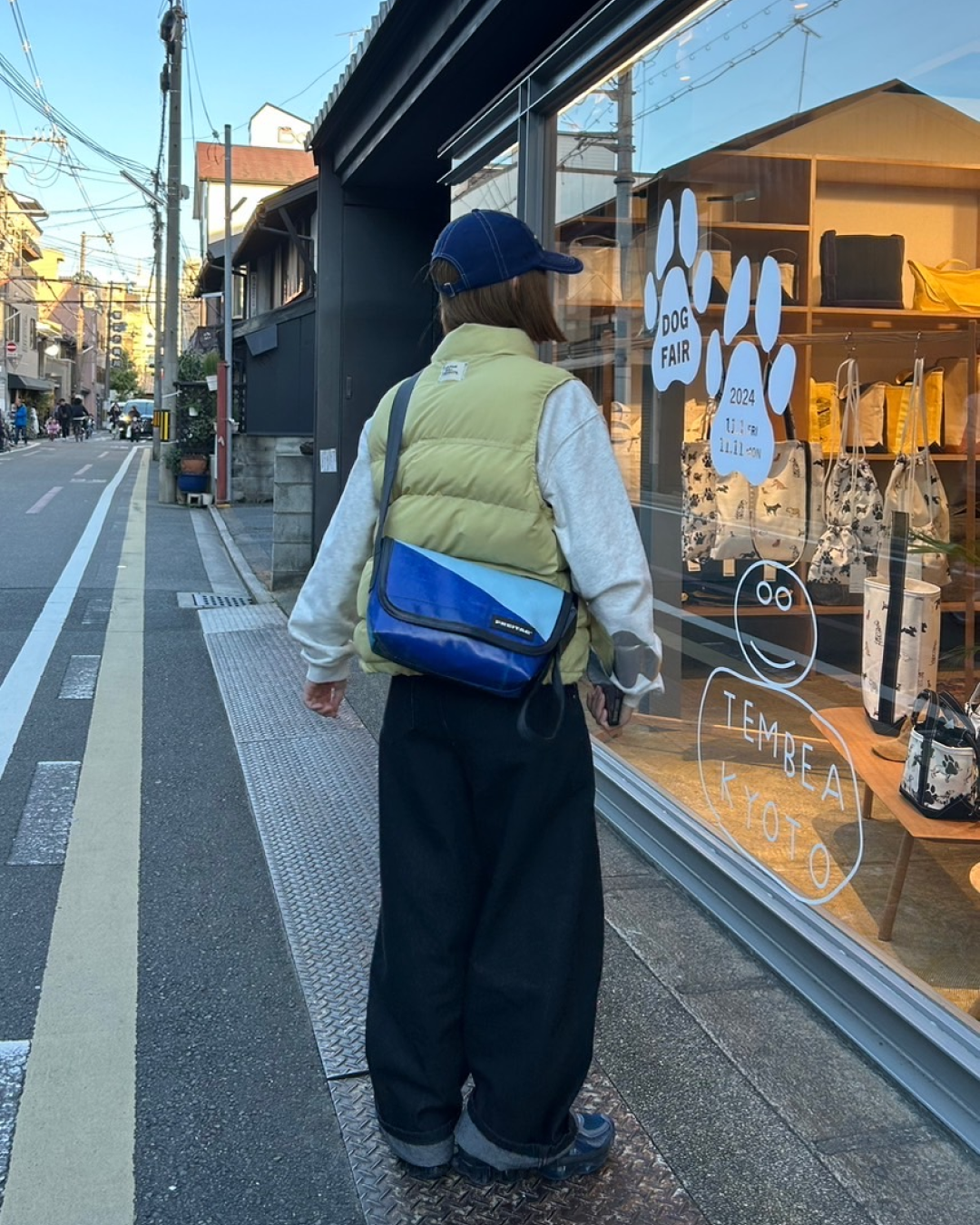 ラインワイドブラックデニムパンツ C0086