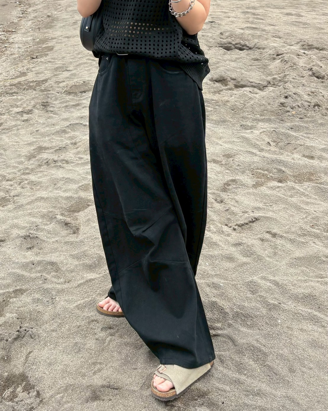 ワイドレッグブラックデニムパンツ
CH0146