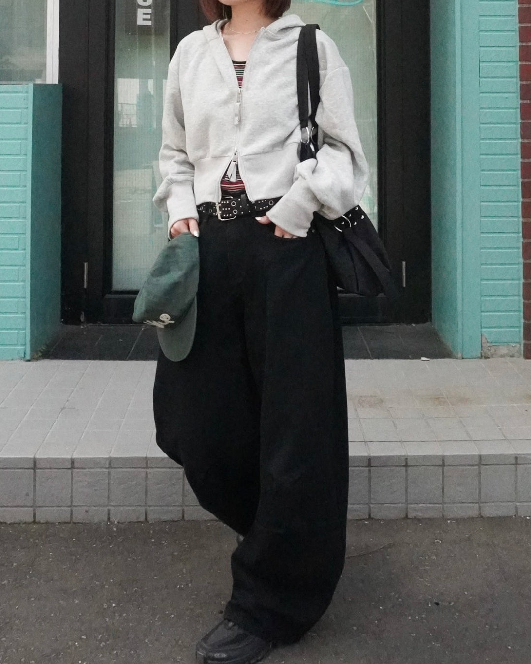 ワイドレッグブラックデニムパンツ
CH0146