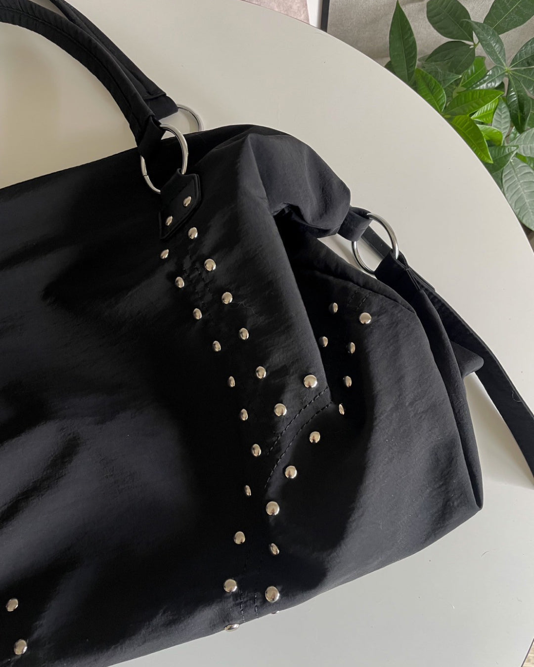 スタッズ付きナイロンバッグ CH0167