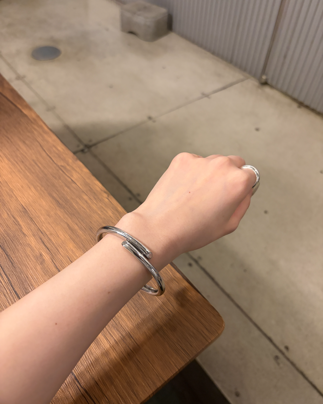 ミニマルラインバングル CH2083