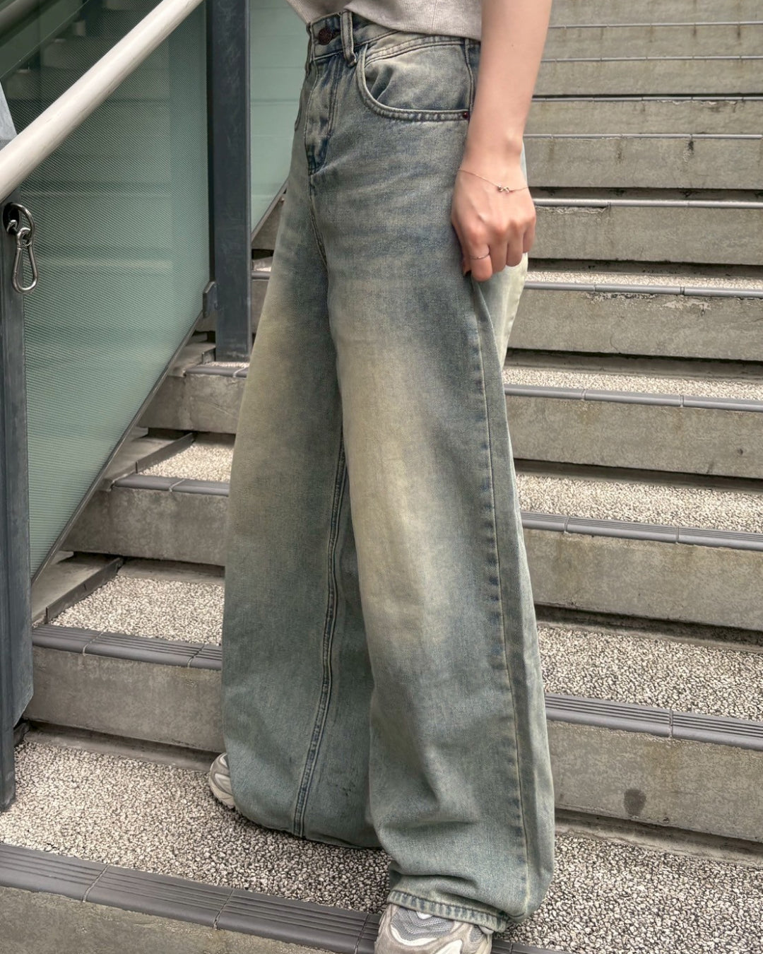 ワイドストレートスカイブルーデニム
CM0030