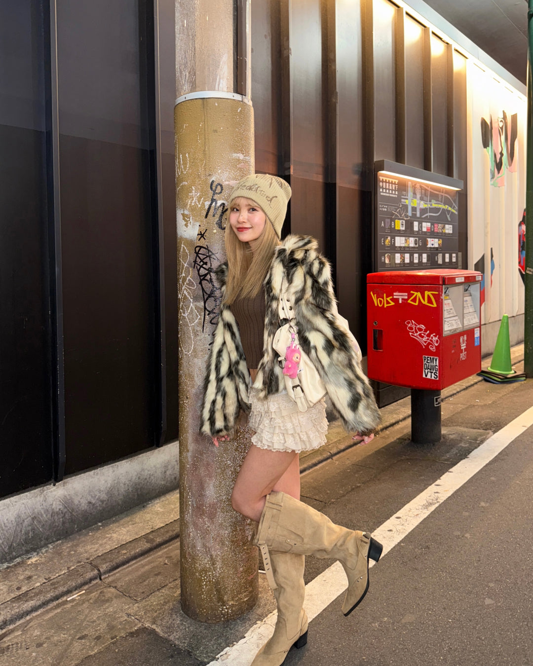 スウェードベルトポイントルーズブーツ
GM0095