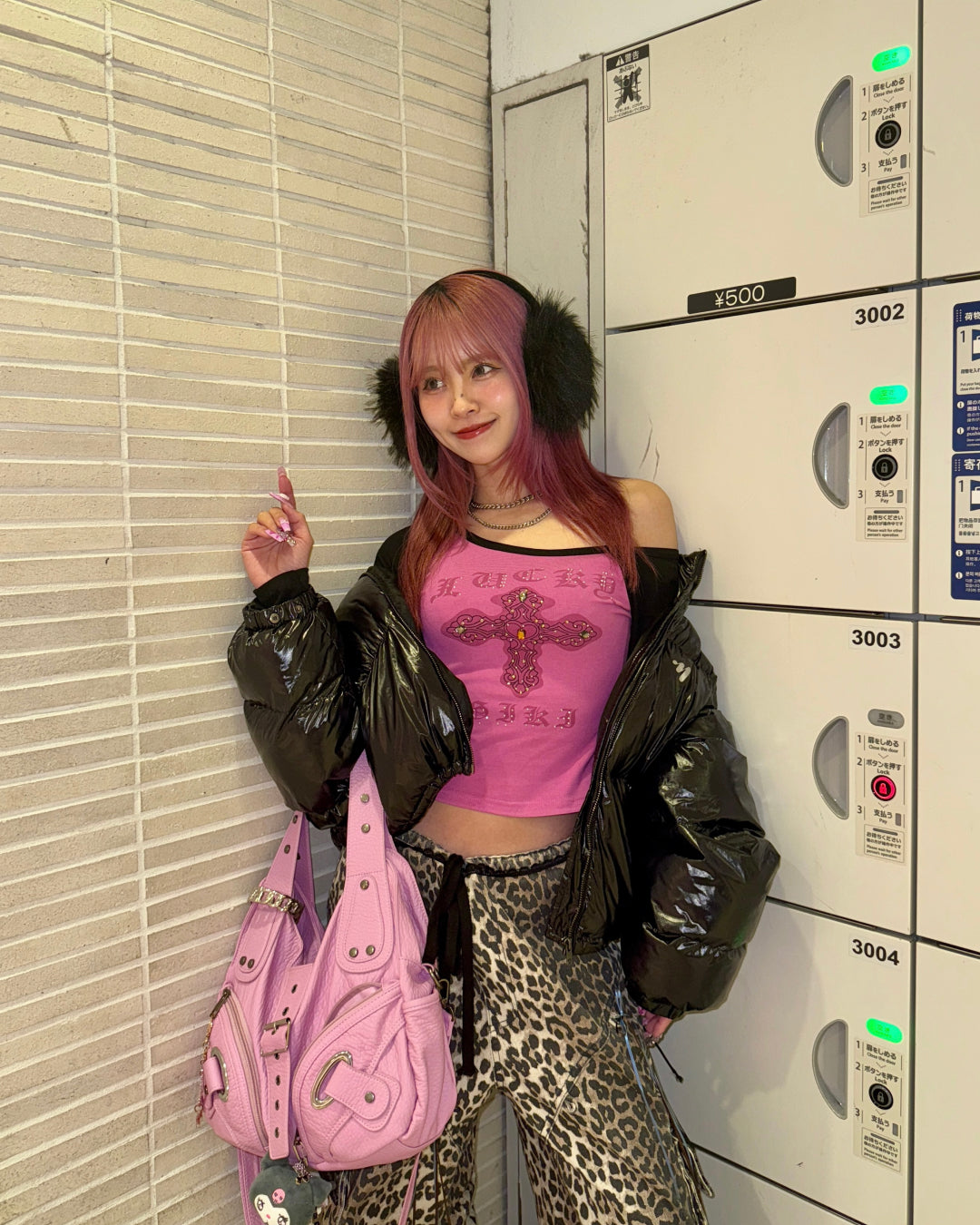 クロスデザインビジューワンショルダートップス
GM0138