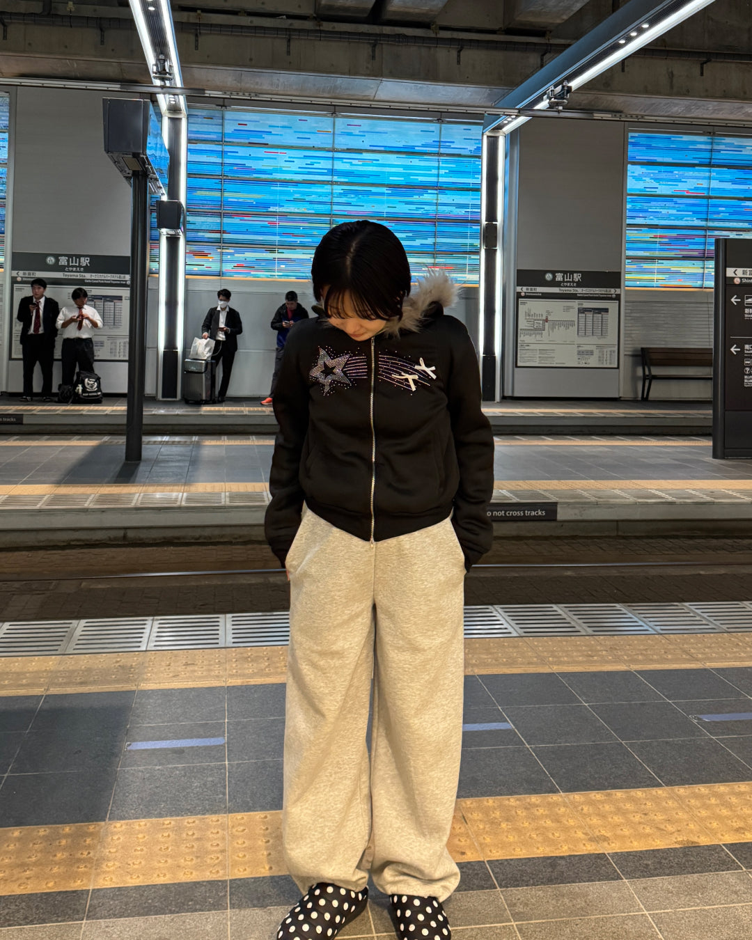 ラインストーンデザインファーフードパーカー HD0055