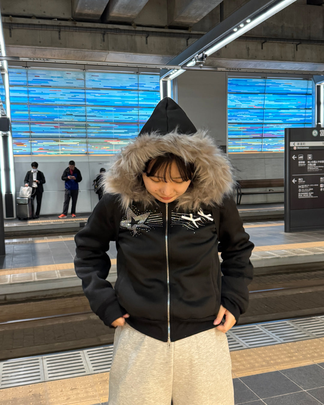 ラインストーンデザインファーフードパーカー HD0055