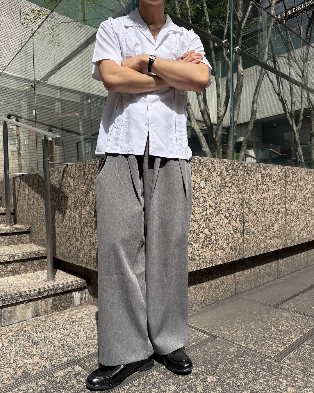 ベルトループ付きタック入りストレートスラックスパンツ
HT0022