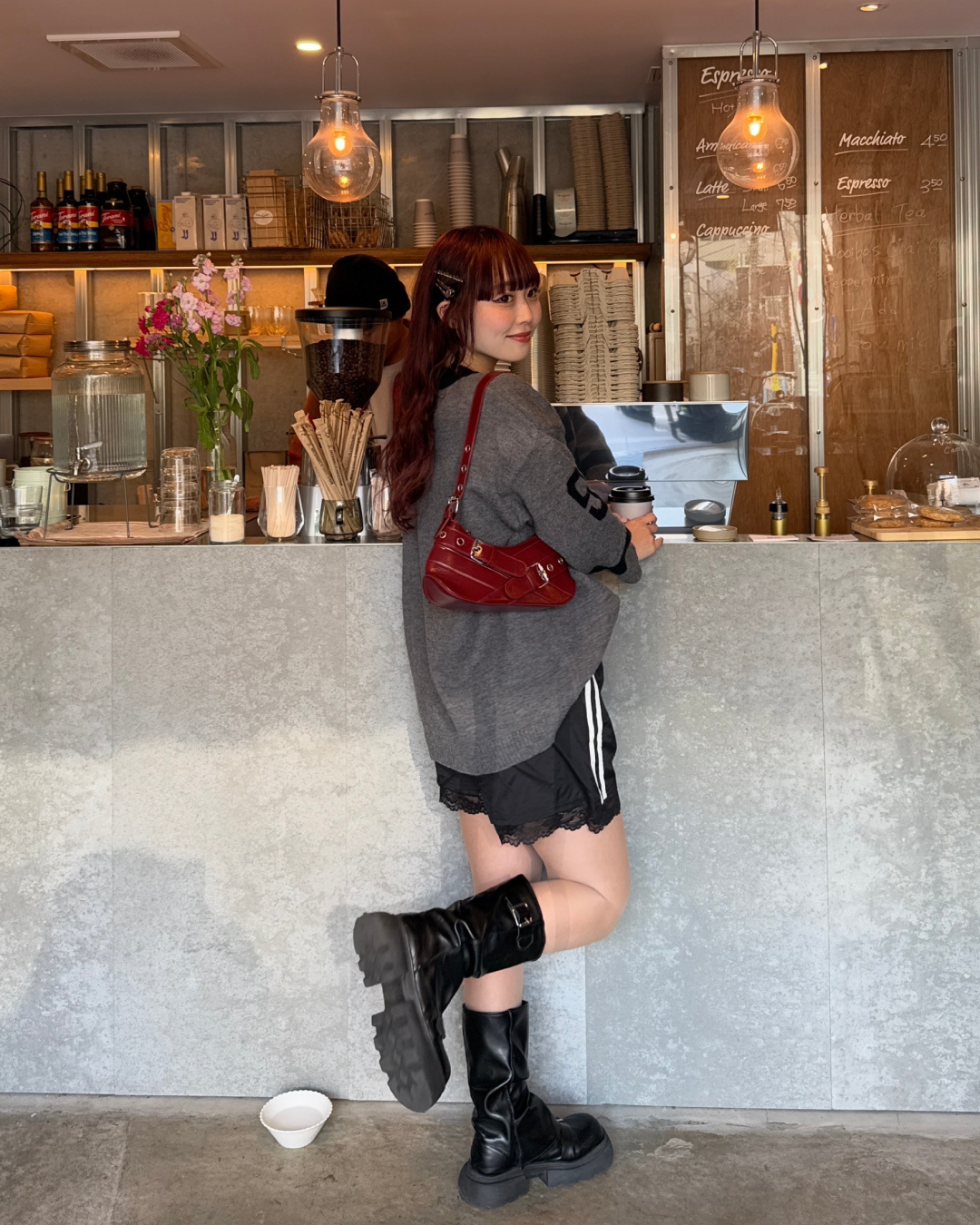 スポーティーレースショートパンツ HZ1054