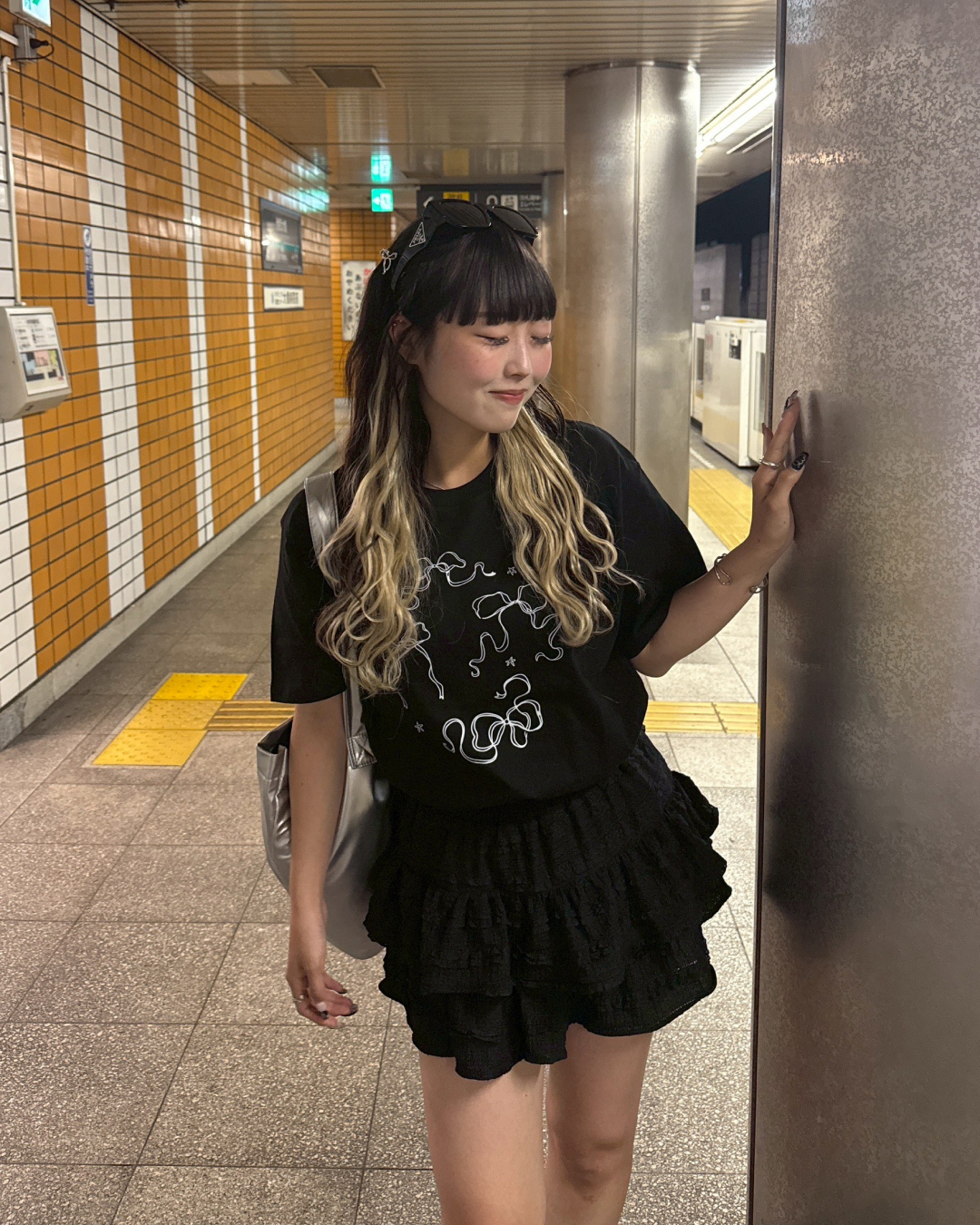 リボンモチーフプリントTシャツ HZ1006