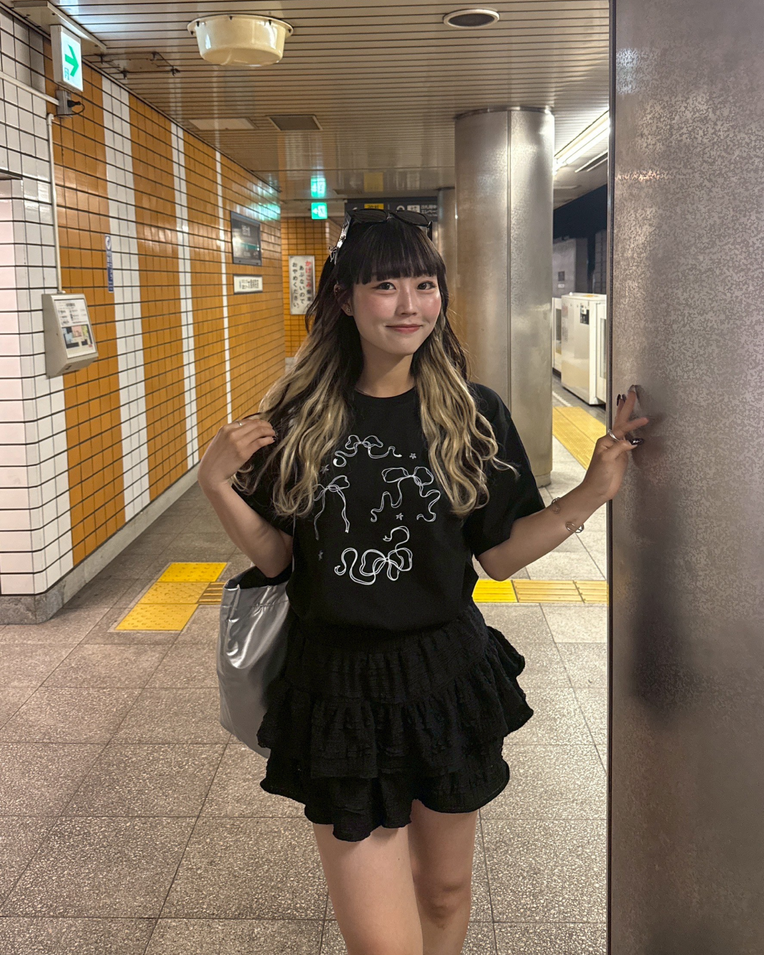 リボンモチーフプリントTシャツ HZ1006
