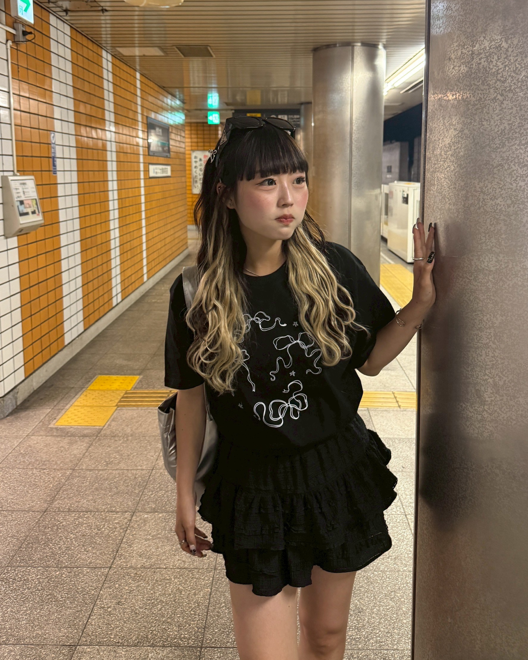 リボンモチーフプリントTシャツ HZ1006