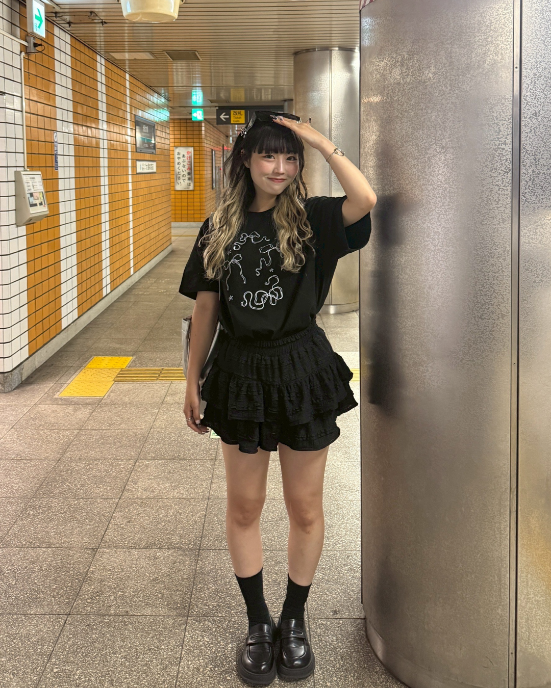 リボンモチーフプリントTシャツ HZ1006