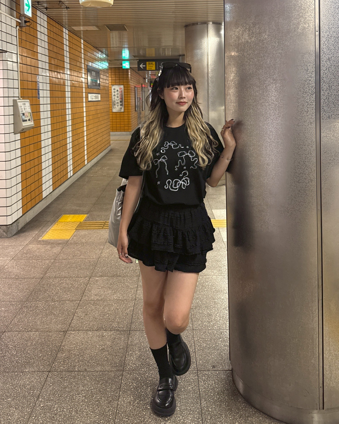 リボンモチーフプリントTシャツ HZ1006