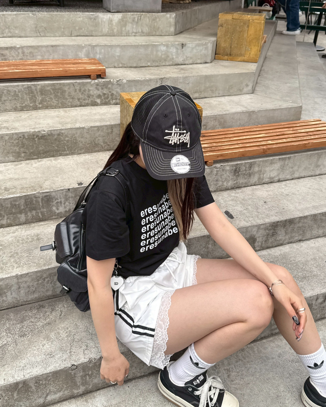 モノトーンレタリングTシャツ HZ1055