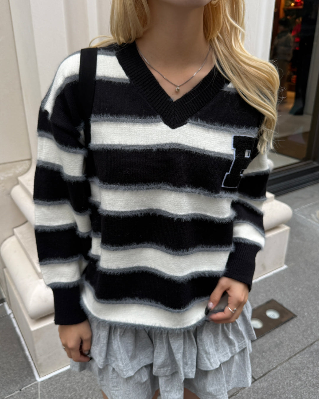 ボーダーシャギーVネックニット HZ2175