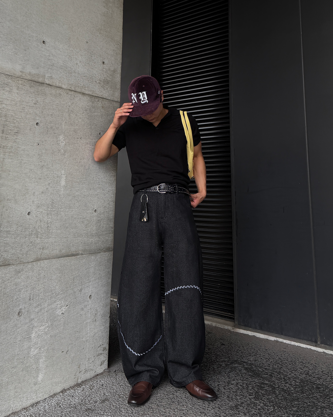 エンブロイダリーカーブデニムパンツ TO2526
