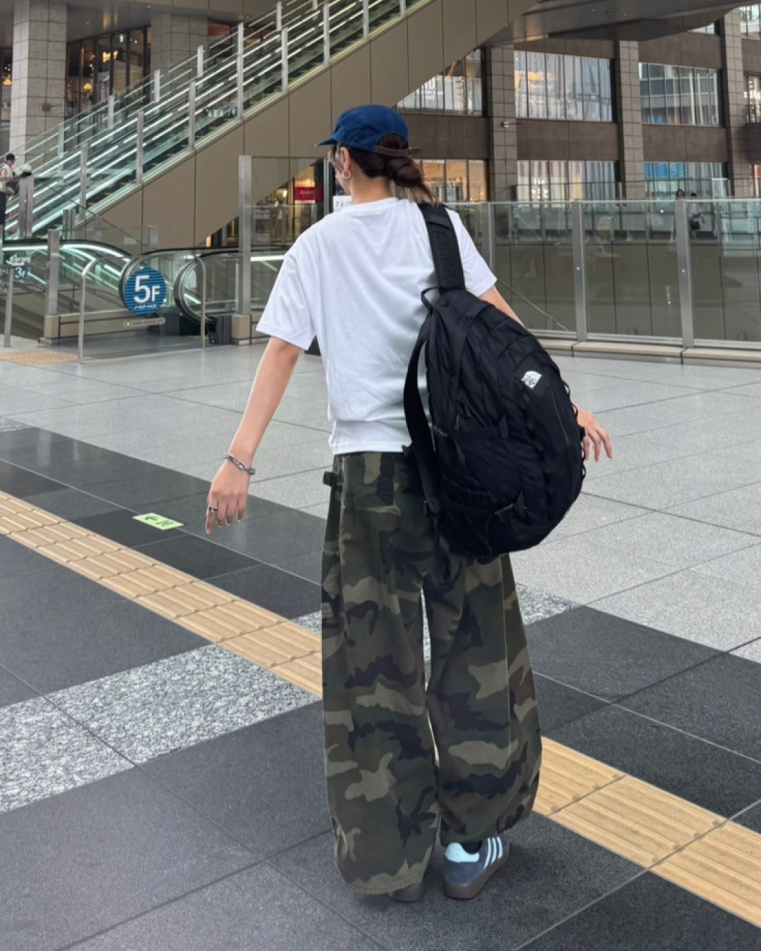 ストライプレタープリントTシャツ K1071