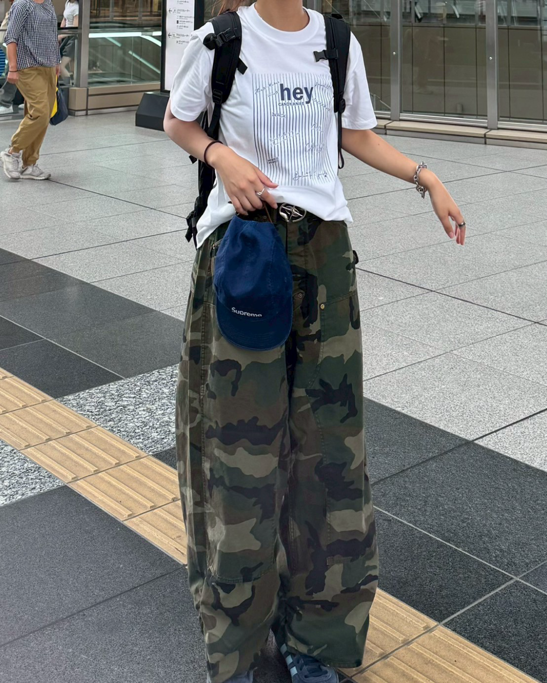 ストライプレタープリントTシャツ K1071