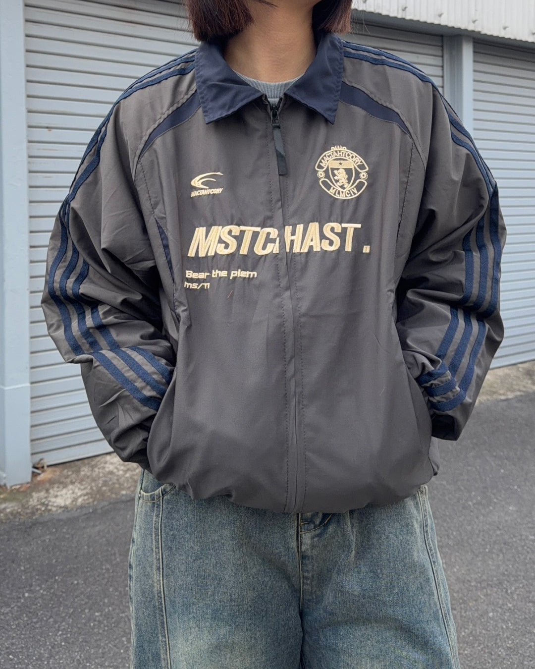 エンブレムナイロンブルゾン K3064