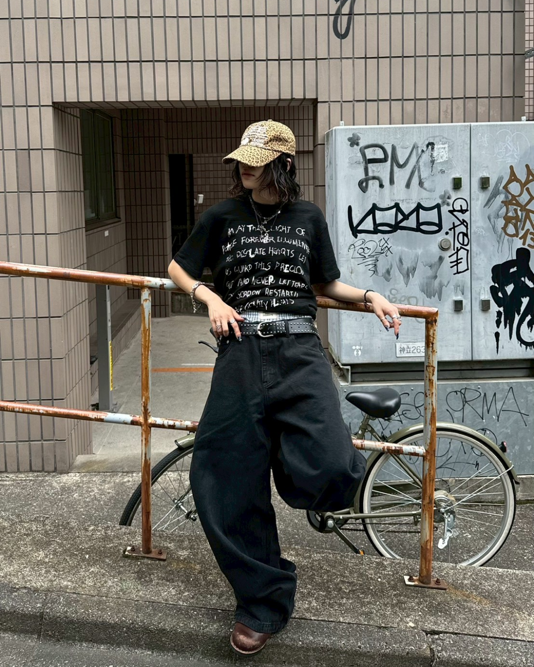 カリグラフィーTシャツ KM1065