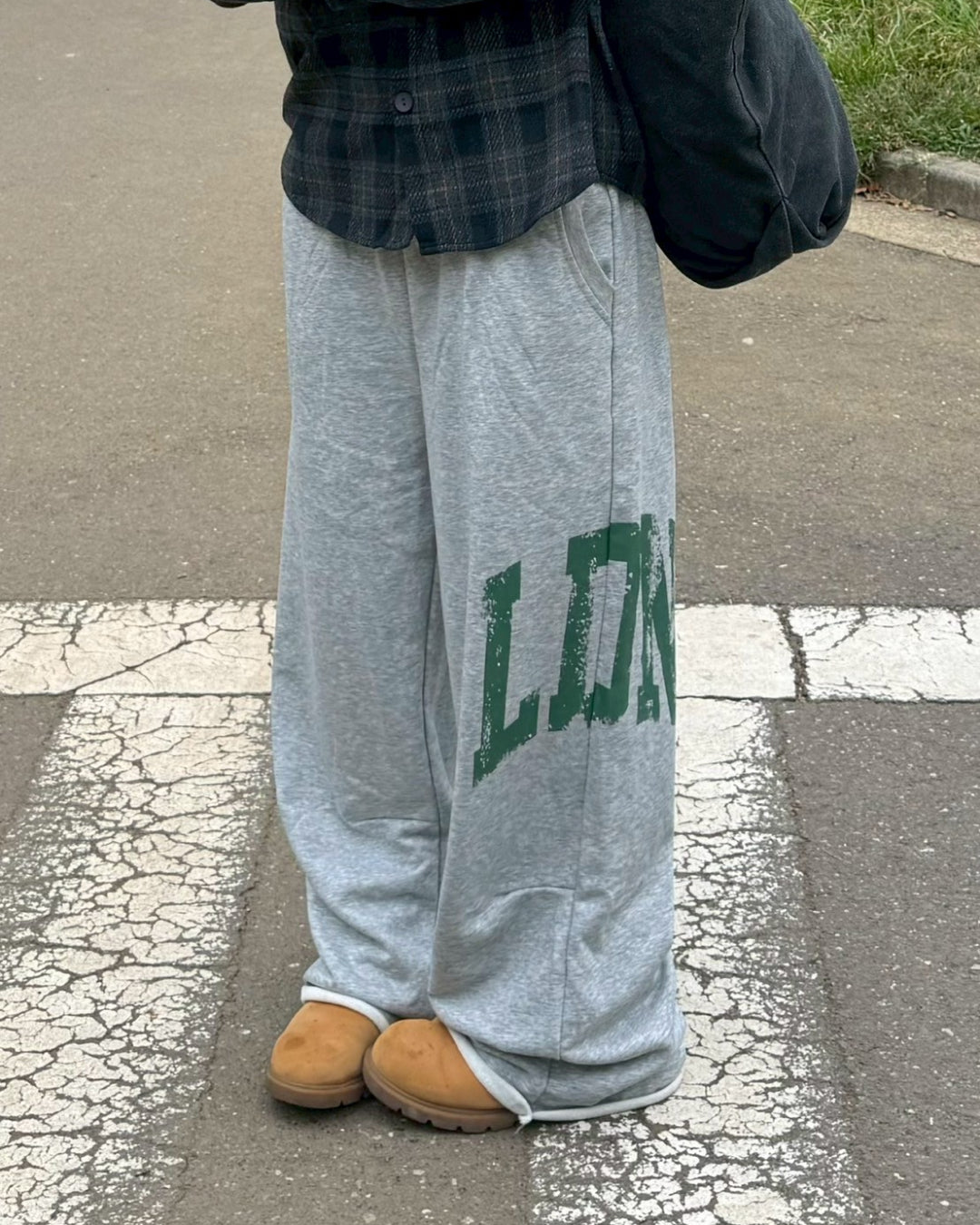 レタリングスウェットパンツ KM1238