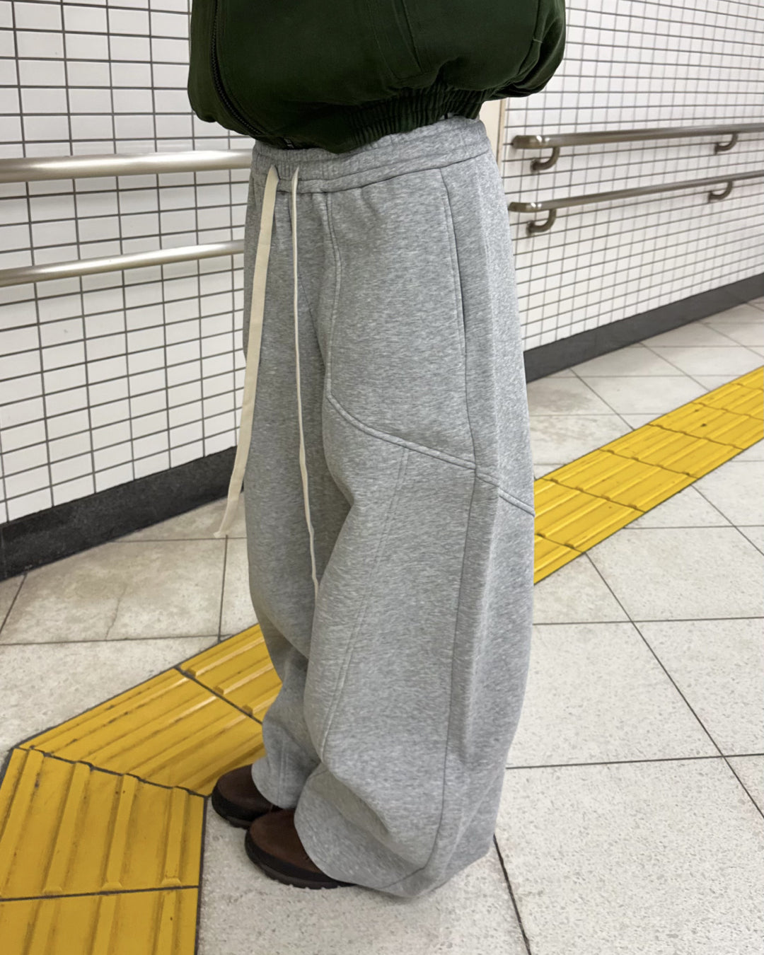 センターラインスウェットパンツ KM1251