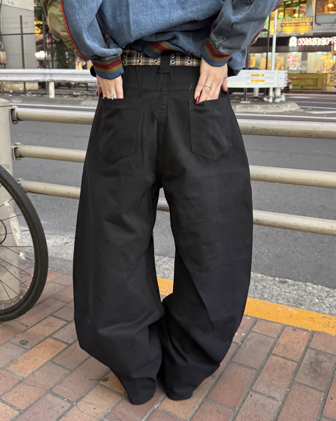 フロントデザインカーブパンツ KM1269