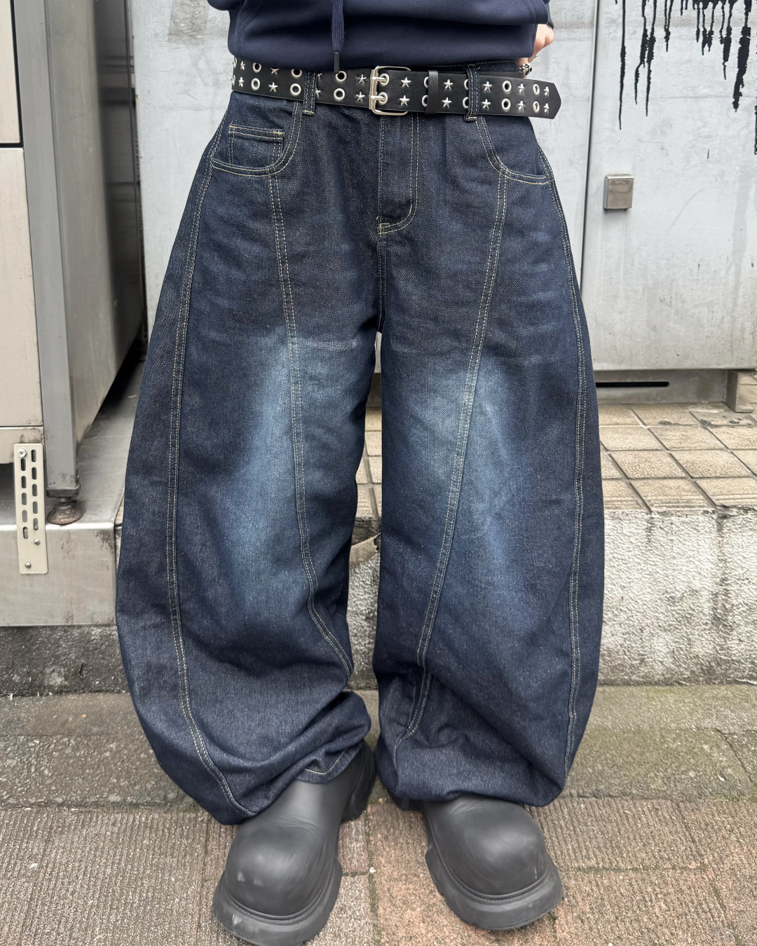 ロゴヒップカーブパンツ KM7099