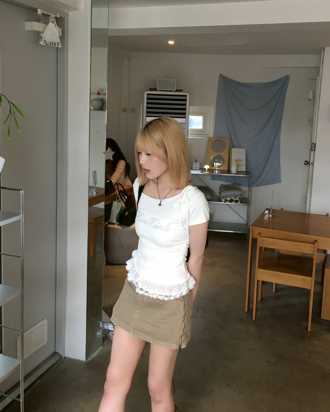 ワンショルダーストーンフリルトップス MM1055