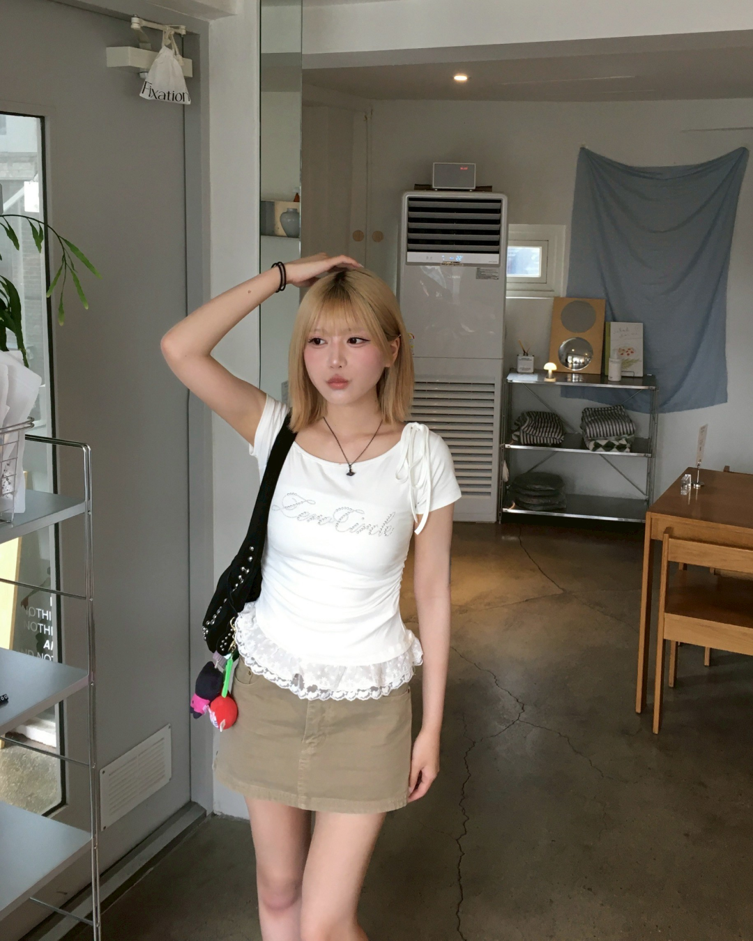 ワンショルダーストーンフリルトップス MM1055