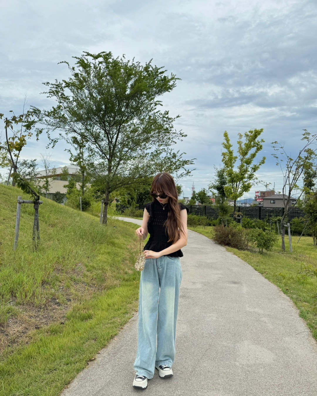 タックワイドストレートデニムパンツ MN0031