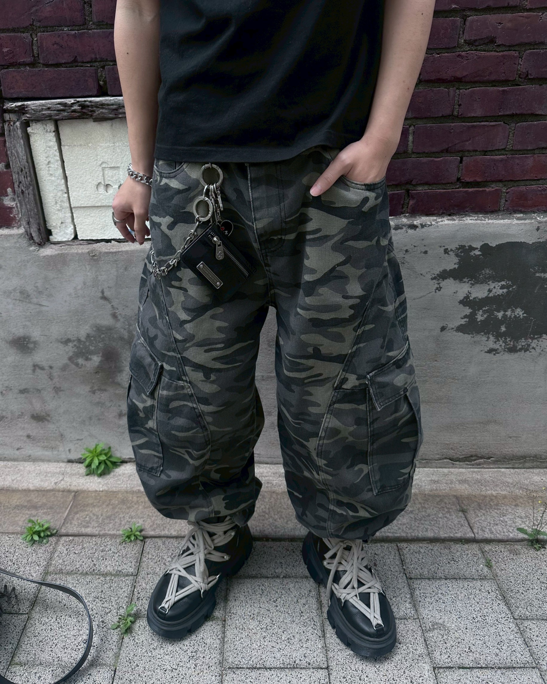 マルチポケット迷彩バルーンパンツ MO0042 – YOLO(ヨロ マルチポケット迷彩バルーンパンツ MO0042 – YOLO(ヨロ