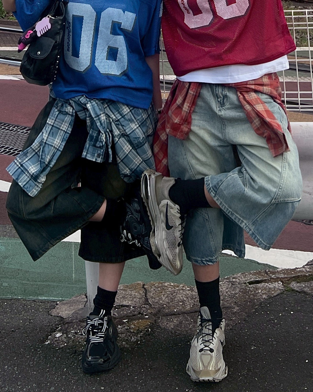クロップドバルーンデニムパンツ MO1030