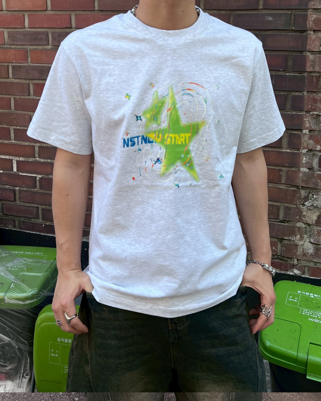 スペースグラフィックTシャツ MO1061